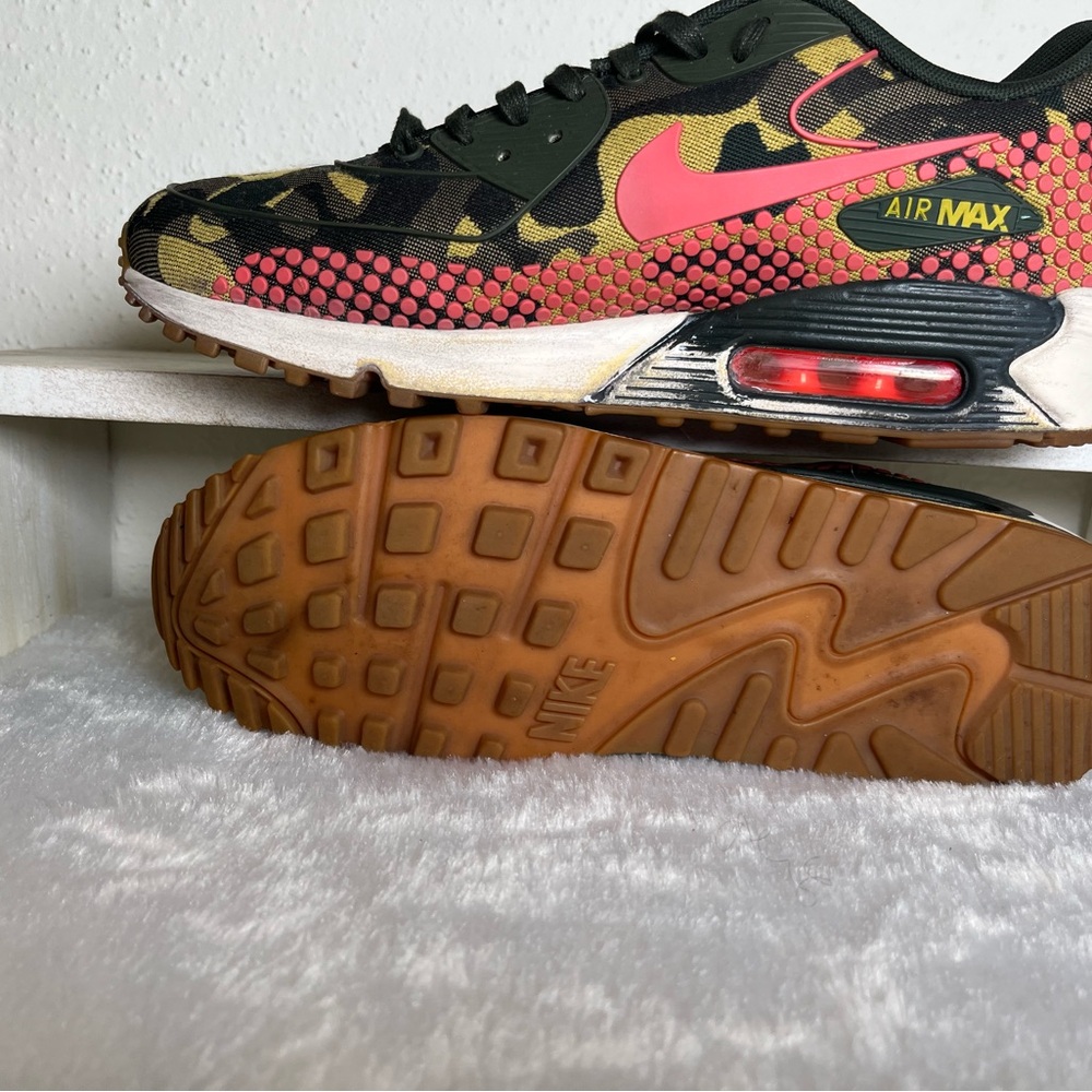 Nike Air Max Camo Pink Sneakers